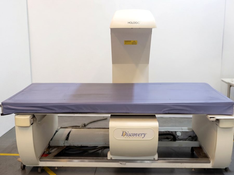 Densitómetro Hologic Discovery en el taller de DexaRay